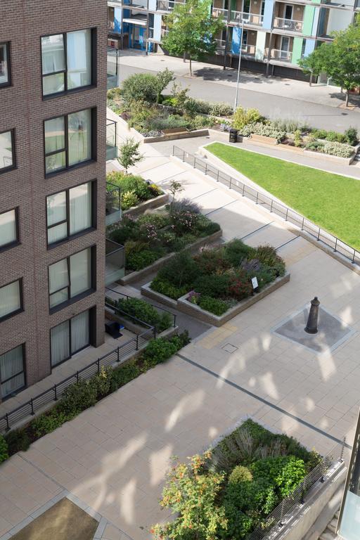 Contemporary & Homely Penthouse, 2 Mins Walk From Cambridge Station, Lift Access, Secured Gated On-Site Parking, Self Check-In, Super Fast Wifi, Terrace & Sleeps 6 외부 사진